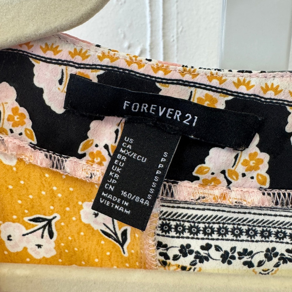 Forever 21 Floral Patchwork Boho Surplice Wrap Top Blouse Small Kimono Sleeve - Picture 8 of 15